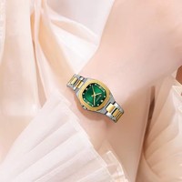 CURREN 9104 Montre-bracelet à quartz pour femme, carrée, en alliage, avec aiguilles lumineuses, style dessin animé, étanche, mode affaires, en acier inoxydable, motif pièce de monnaie antique