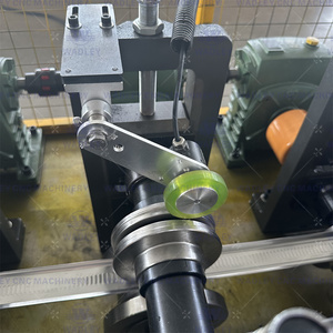 เครื่องขึ้นรูปเหล็กวัสดุก่อสร้างแบบม้วน Wadley Metal Stud and Track Roll Forming Machine สำหรับทำโครงเหล็ก C U Channel Truss Furring พร้อมมอเตอร์เกียร์ขึ้นรูปเย็น - Product Image 5