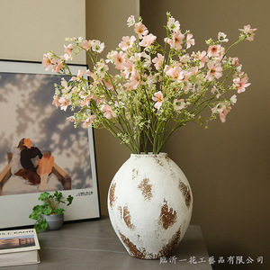 Yihua Floral Art - Ramo de Fresias Artificiales, Flor de Seda Blanca, Decoración Moderna y Minimalista para el Hogar, para Sala de Estar y Mesa de Comedor - Product Image 2