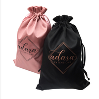 Pochette en soie de luxe pour perruque, sac à cordon en satin noir doux avec logo de marque imprimé pour emballage de extensions capillaires et vêtements