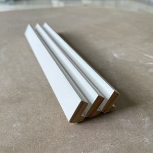Moldura de Pino Blanco Imprimado de Alta Calidad para Esquinas Interiores, Suministro de Fábrica para Uniones de Pared, Techo y Suelo, Venta al por Mayor - Product Image 2