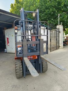 Carretillas elevadoras de segunda mano a la venta Hecha 30 Carretillas elevadoras montadas en ruedas Opción rentable - Product Image 2