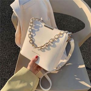 Sac à bandoulière tendance pour femme en PU imperméable avec fermeture éclair, poignée chaîne, sac à rabat, sac seau, modèle MAIRUN USA - Product Image 6