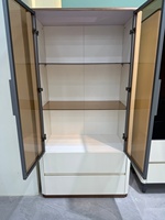 Armoire à vin moderne de luxe avec porte vitrée et éclairage, petit casier de bureau simple pour salon
