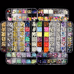 Adornos de Uñas 3D de Alta Calidad, 12 Compartimentos/Caja, Cristales Brillantes, Diamantes de Imitación, Decoraciones Mixtas para Uñas - Product Image 1