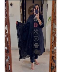 ชุดเดรสอินเดียสำหรับผู้หญิง ชุดคุर्ตาผ้าฝ้าย 3 ชิ้น ลายพิมพ์ดอกไม้ ชุดฤดูร้อนพร้อมผ้าคลุมไหล่และกางเกง ชุดพื้นเมืองแบบดั้งเดิม - Product Image 2