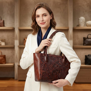 Pochette zippée en cuir véritable sculptée à la main, grande capacité, imperméable, personnalisable, légère, durable, 3L+, sac à main - Product Image 1