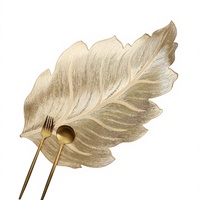 Set de table transfrontalier en plastique en forme de feuille, imperméable, moderne, minimaliste, haut de gamme, luxe léger, lavable et isolant thermique pour la salle à manger