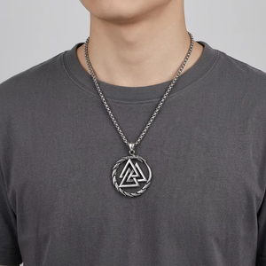 Colgante Ouroboros <span class=keywords><strong>Runa</strong></span> Acero Titanio Collar Hombre Vintage Vikingo Nordico Serpiente Joyeria Mayoreo OEM Personalizado - Product Image 1