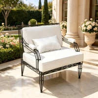 Fauteuil d'appoint moderne mi-siècle en métal torsadé blanc mat avec rembourrage en tissu gris clair, fauteuil lounge individuel pour appartement et centre commercial