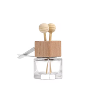 Bouteille de parfum de voiture en verre carrée vide de 8 ml de haute qualité, livraison rapide, vente en gros, diffuseur suspendu en bois
