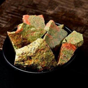 Piedra epidota natural semipreciosa en bruto al por mayor, perfecta para regalos de piedra de aromaterapia DIY - Product Image 2