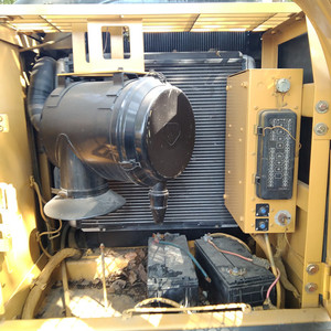 รถขุดขนาดใหญ่ CAT325C น้ำหนัก 25 ตัน พร้อมบุ้งกี๋ขุดขนาด 1.25 ลูกบาศก์เมตร รถขุดตีนตะขาบมือสอง - Product Image 5