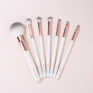 ชุดแปรงแต่งหน้าสำหรับดวงตา 7 ชิ้น ด้ามจับสีขาว ขนแปรงสังเคราะห์ สำหรับคอนซีลเลอร์ อายแชโดว์ อุปกรณ์เสริมความงาม - Product Image 5