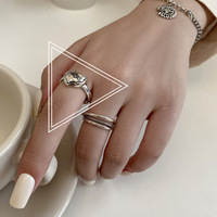 Nuevo anillo abierto geométrico retro femenino tendencia de celebridades de Internet europeas y americanas ins estilo fresco anillo versátil simple para estudiantes