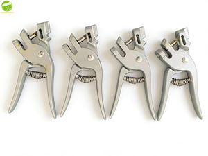 Veterinair instrument voor het markeren van oren van varkens en runderen, driehoekige pons, oorplakker, oorplakker tang, oorplakker voor varkens en runderen - Product Image 1