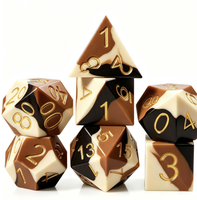 Ensemble de dés polyédriques en résine faits à la main à bords vifs pour les jeux de table DND
