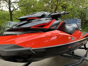 300 PS Kompressorverstärkter RXP X 300 Fiberglas-Jetski Jetboot 4-Takt Mit Launch Control Eco Sport Modus Niedrige Betriebsstunden - Product Image 3