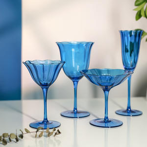Ensemble de verres à <span class=keywords><strong>vin</strong></span> vintage en cristal en gros, verres à martini en dentelle, design floral élégant, gobelets colorés pour servir des cocktails et du <span class=keywords><strong>vin</strong></span> - Product Image 5