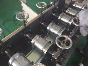 מופע גבוה מתגלגל דלת תריס מכונת להרכיב עבור מבנים תעשייתיים ומסחריים אוטומטית דלת רולר מתכת אוטומטית - Product Image 2