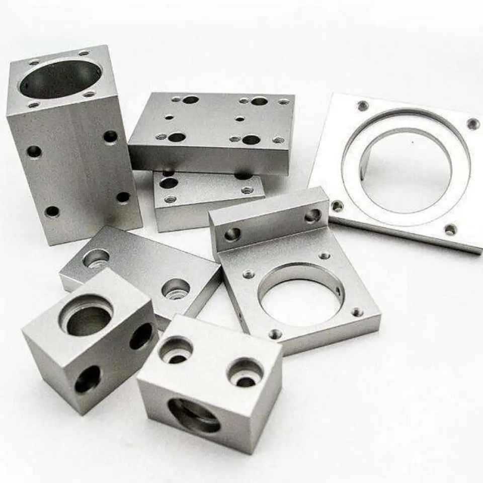 OEM yüksek hassasiyetli kalıp/alüminyum/paslanmaz çelik/plastik/donanım CNC işleme torna taşlama işleyebilir