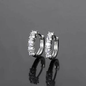 Pendientes de lujo personalizados para mamá con circonitas cúbicas amarillas y logotipo personalizado, aretes de oro con circonitas. - Product Image 2