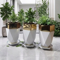 Décoration de luxe moderne, grands pots à fleurs en métal, décoration de salon, vase sur pied, pots et jardinières pour la maison et le jardin