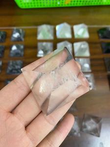 Bán Buôn Đồ Thủ Công Dân Gian Đá Chữa Bệnh Tự Nhiên Rõ Ràng Thạch Anh Pha Lê Kim Tự Tháp Cho Chặn Giấy - Product Image 6