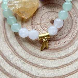 Bracelet en pierre naturelle avec perles de verre colorées, protection EMF, potentiel de marketing viral innovant, personnalisation pour commandes en gros - Product Image 1