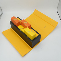 Boîte à gâteaux de lune personnalisée avec logo en relief, design d'emballage de luxe à double couche, boîte cadeau en papier jaune recyclable avec poignée