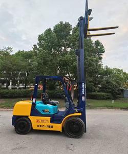 코마츠 3톤 디젤 엔진 지게차 중고 1000mm 160mm 단일 스테이지 마스트 1220mm 1500mm 2440mm 터닝 코마츠 3톤 지게차 - Product Image 3