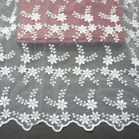 Tissu de broderie en dentelle Tissu de broderie en maille soluble dans l'eau Robe d'extérieur pour vêtements pour enfants Robes