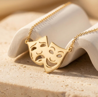 Collar con Máscara de Comedia y Tragedia, Regalo para Amantes del Teatro, Chapado en Oro de 18K, Colgante con Símbolo Dramático, Joyería Fina, Regalo para Actor