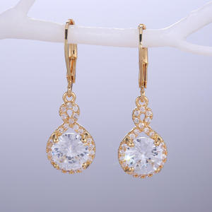 Orecchini pendenti classici in oro con montatura a castone in cristallo e strass per gioielli da sposa da donna E462 - Product Image 4