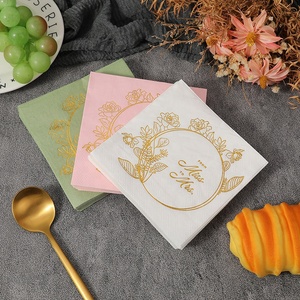 Einweg-Cocktailservietten aus grünem Papier mit goldfarbenem Konfetti-Punktemuster, Partyzubehör - Product Image 6