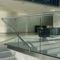 Rampe en verre de conception d'OEM/d'Odm pour le balcon Rampe en verre en aluminium sans cadre réglable adaptée aux besoins du client de balcon