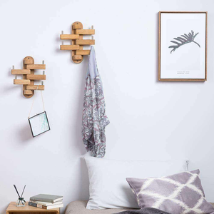 Porte-manteau mural pivotant en bois durable avec 5 crochets, installation autocollante - Design moderne pour usage intérieur (Nouveau) - Product Image 6
