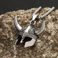Yunnique – pendentif casque Viking en acier inoxydable pour hommes, collier avec motif de nœud celtique, chaîne de 60cm, bijoux cadeau