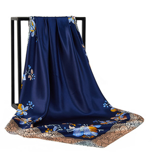 <span class=keywords><strong>Sciarpa</strong></span> stampata alla moda 2023 per <span class=keywords><strong>donna</strong></span> foulard in raso di seta di lusso sciarpe floreali leopardo Vintage Bandana su misura femminile - Product Image 4