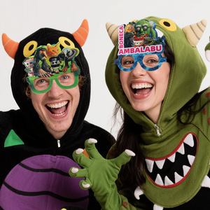 نظارات مضحكة على شكل بيت خبز الزنجبيل للحفلات الأمريكية وحفلات التخرج والهالوين وعيد الميلاد، إكسسوارات حفلات غريبة إيطالية - Product Image 1