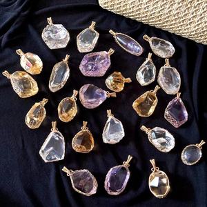 Cristal naturel <span class=keywords><strong>Reiki</strong></span> pierre de guérison conception initiale à la main arc-en-ciel azeztulite forme libre fil enroulé pendentifs à breloque - Product Image 1