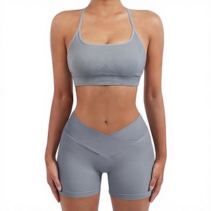 Conjunto de Yoga de Dos Piezas Color Gris de ATTIRELY SPORTS, Cuello Cuadrado, Tirantes Finos, Pantalones Cortos de Cintura Alta, Transpirable, Sin Costuras, Color Sólido, Secado Rápido - Product Image 3