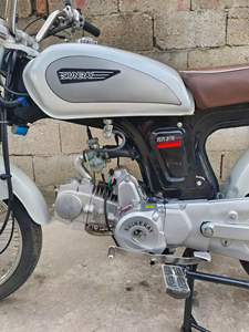 Best-seller Hit Xinyuan Youke <span class=keywords><strong>Moto</strong></span> et vélo à essence <span class=keywords><strong>50cc</strong></span> Apparence classique, Économique en carburant et très pratique - Product Image 3