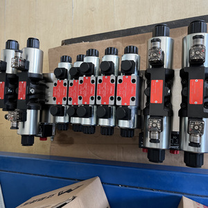 Válvula Hidráulica de Control Direccional de 10 mm, 315 Bares, 400 L/min, Acero al Carbono, para Moldeo por Inyección y Vulcanización - Product Image 1