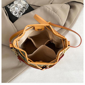 Bolsos de Hombro de PU con Cordón Estampado de Lujo para Mujer, Estilo Retro, de Moda, Casual, Tipo Bandolera, de Diseñador, Estilo Vaquero, Venta al por Mayor - Product Image 6