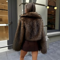 En stock, Vente en gros transfrontalière, Manteau court tendance en fausse fourrure de renard, marron et noir teint, écologique, coupe slim, style vintage, Automne Hiver
