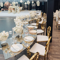 Table de réception de luxe royale moderne, cadre en acier inoxydable doré, plateau en verre miroir, table de mariage serpentine