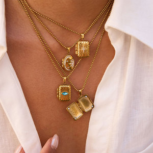 Collier pendentif médaillon vintage personnalisé en acier inoxydable 316L plaqué or 14k 18k pour femmes et hommes - Product Image 2