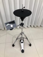 Bağımsız Hi-Hat, yüksek performanslı pil ve çok yönlü ses seçenekleri ile profesyonel tam örgü elektrikli davul kiti