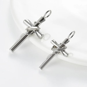 Collana con ciondolo a croce in acciaio inossidabile 316L per coppie, ciondolo a croce dell'amore per uomo e donna, regalo <span class=keywords><strong>di</strong></span> anniversario. - Product Image 3